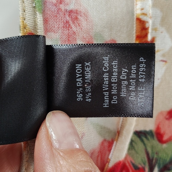 Agnes & Dora Earhart Dress Size Medium Large Beige Floral Print Stretch Dress - Picture 8 of 8